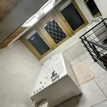 Gold Apartment